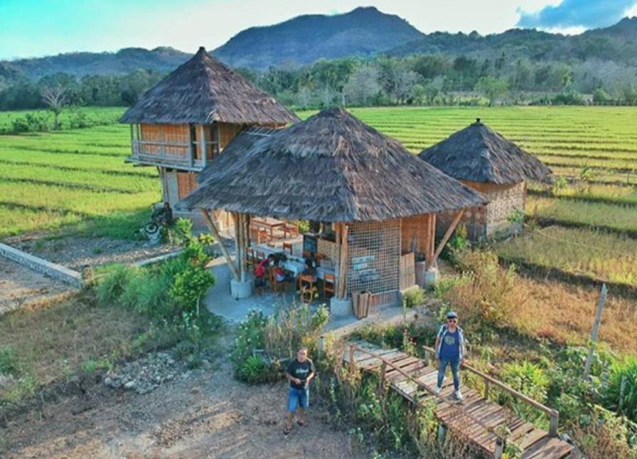 Tado Homestay Limbung Buitenkant foto